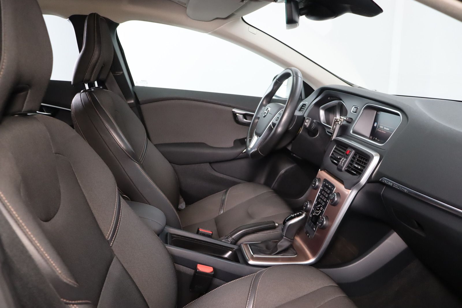 Fahrzeugabbildung Volvo V40 Cross Country * LED * Navi * RFK