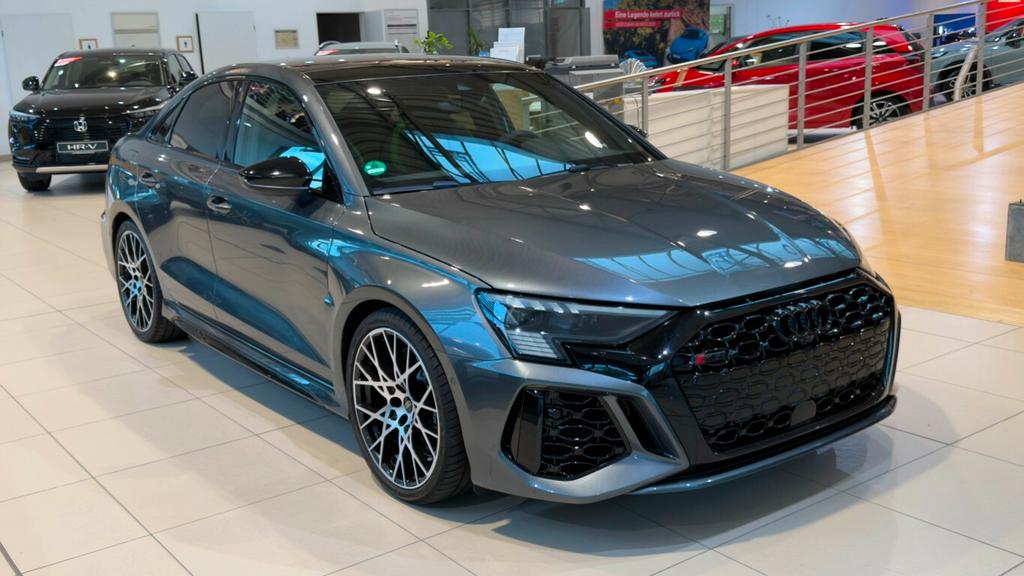 Audi RS3 25 TFSI quattro MATRIXPANOBORSAbgas 2024