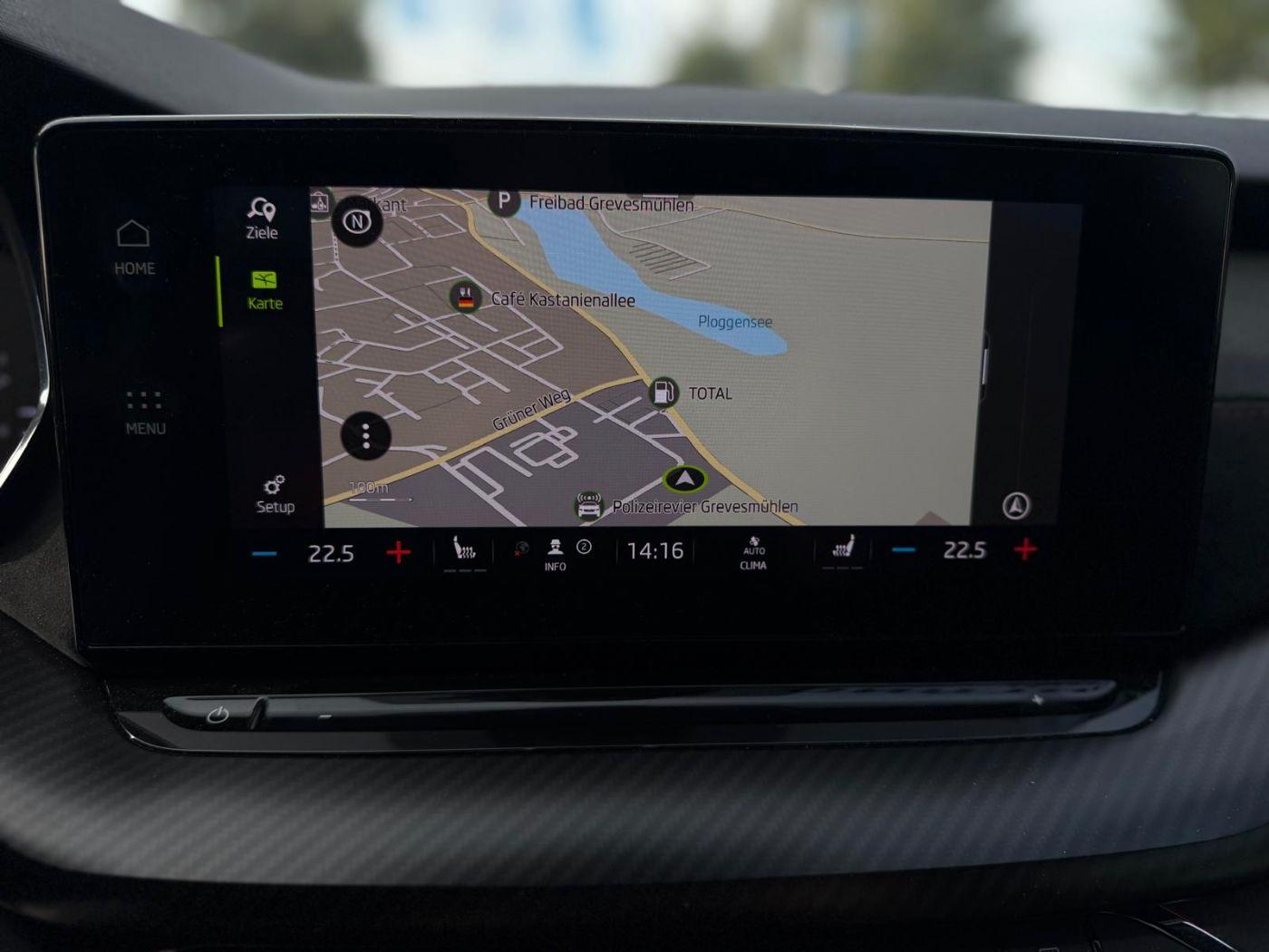 Skoda Octavia RS LED AHK Navi PDC SHZ Virtual el.Heck
