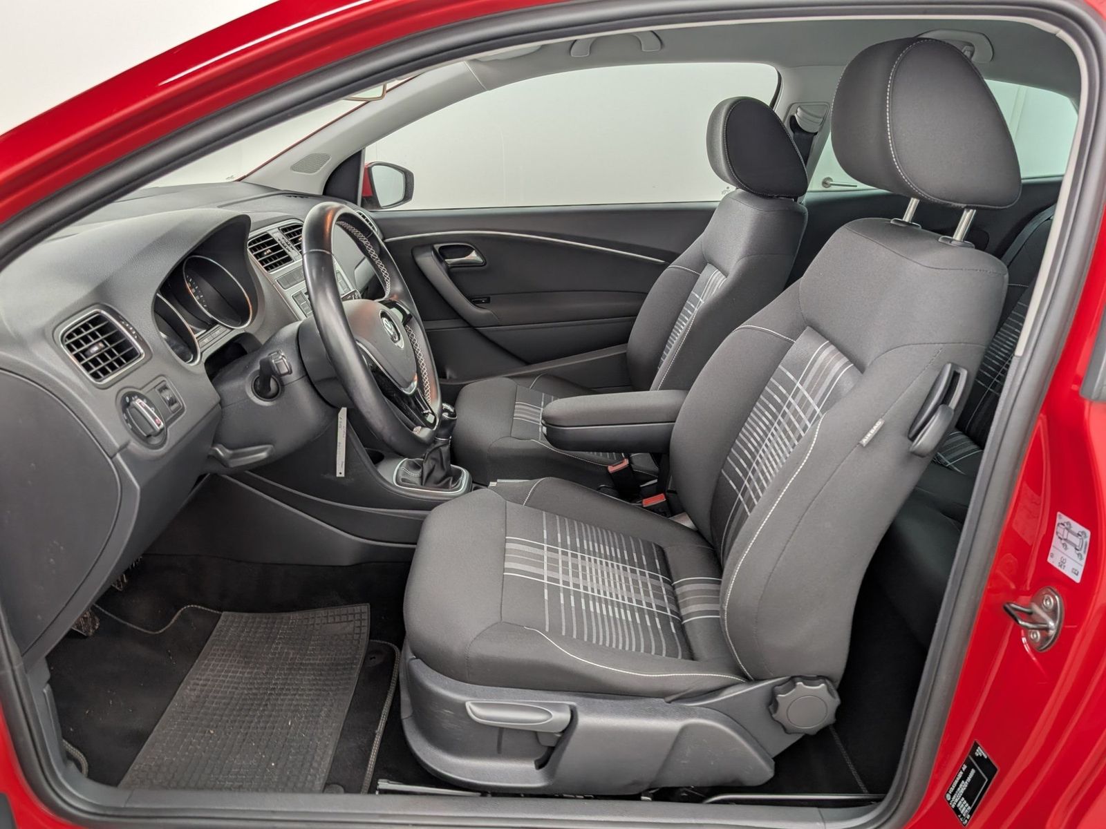 VW Polo V 1.2 TSI Lounge Allwetter – Bild 8