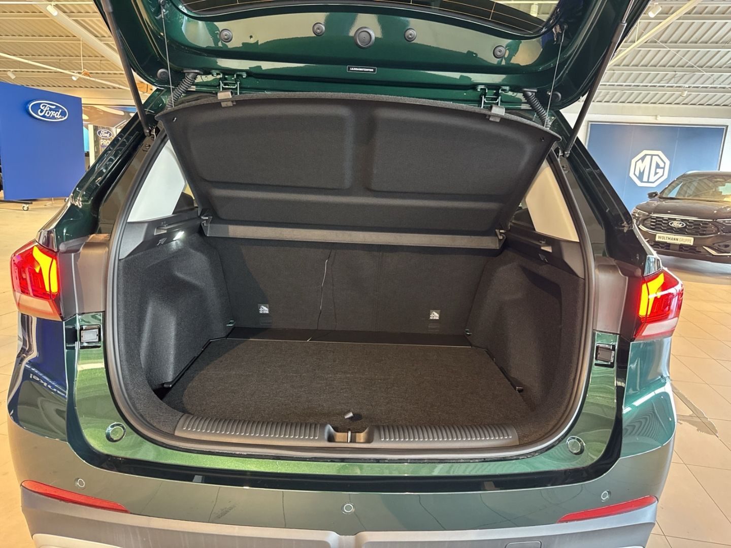 Fahrzeugabbildung MG ZS Hybrid+ LUXURY AT MY25 TOP FINANZ* Navi 360 C