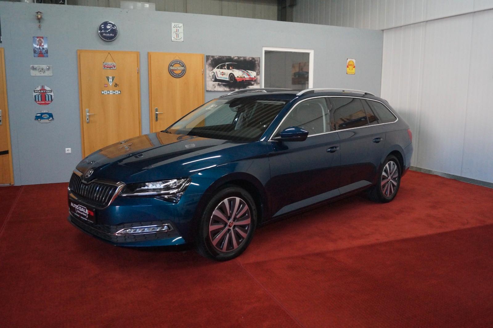 Skoda Superb Combi Style DSG PANO KAMERA AHK MATRIX