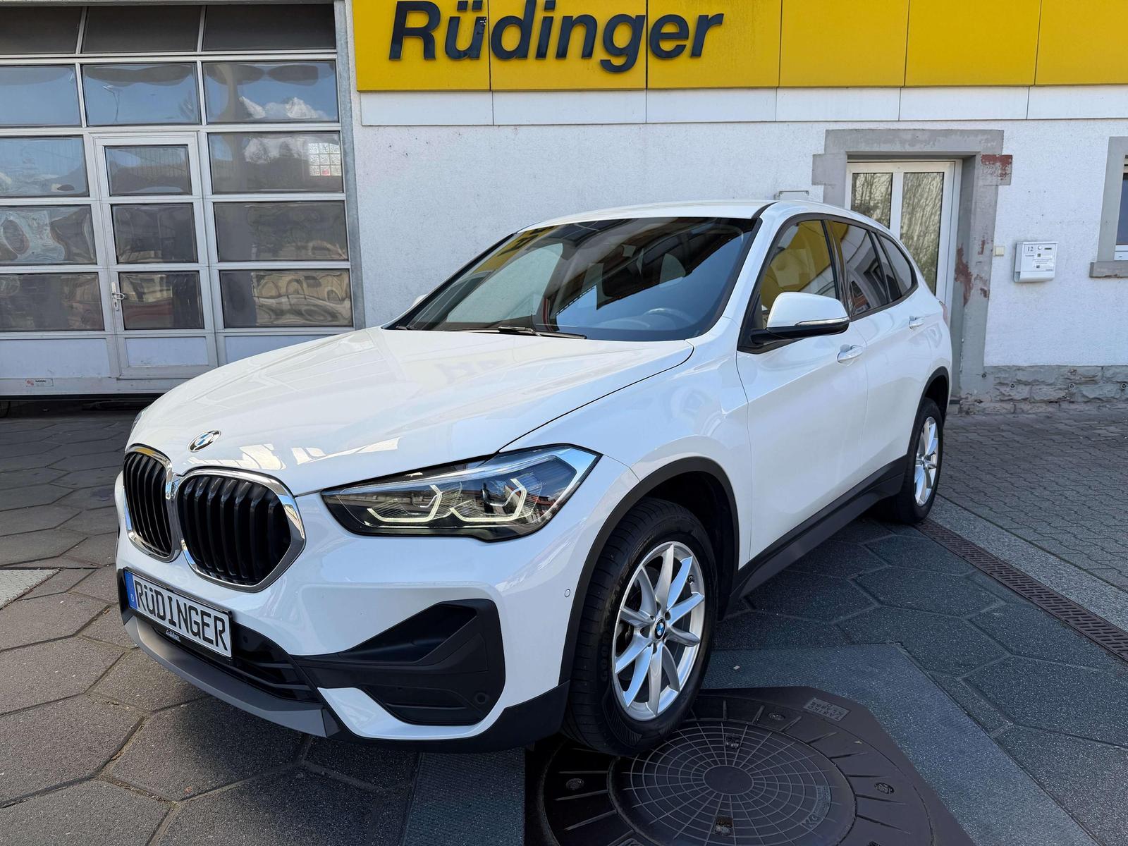 BMW X1 sDrive 18 d AUTOMATIK HiFi NAVI LED SITZHEIZU