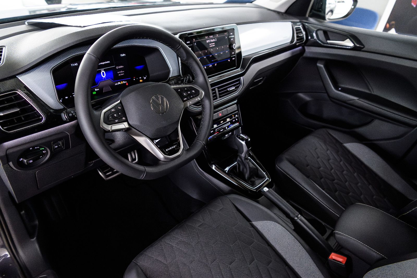 Fahrzeugabbildung Volkswagen T-Cross 1.0 TSI 85 kw Energy DSG+AHK+Kamera