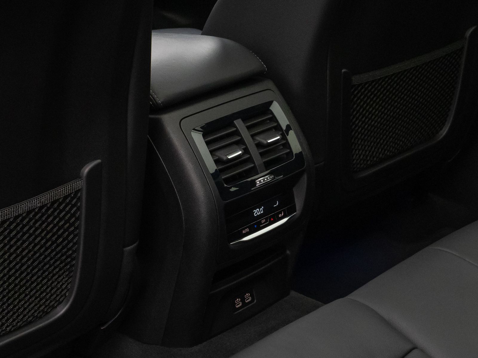 Fahrzeugabbildung BMW X3 xD30d M Sport Panorama Kamera DAB HiFi DisKey