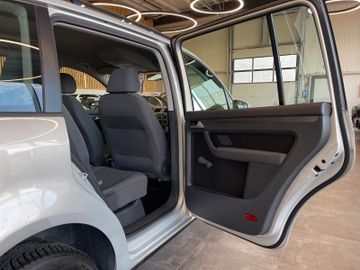 Volkswagen Touran Conceptline *KLIMA*TEMPOMAT*SZHZ*
