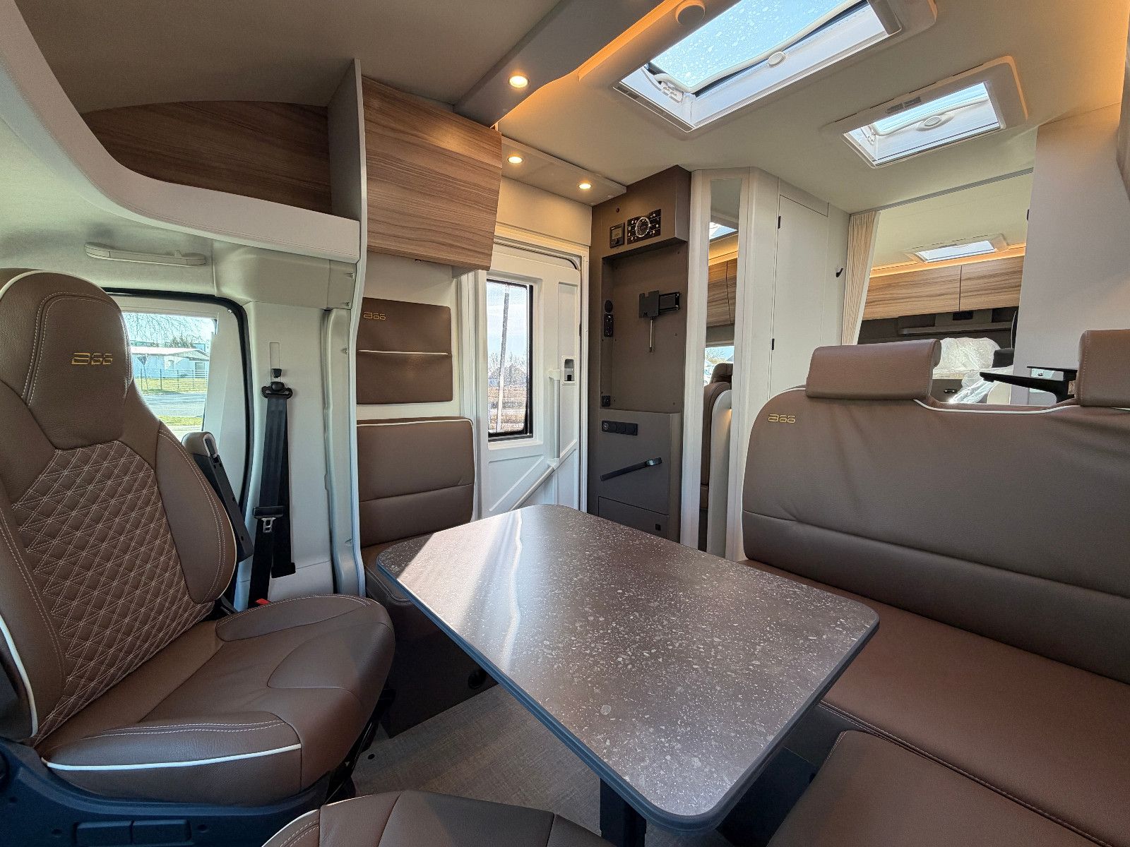 Fahrzeugabbildung Bürstner B66 TD 690