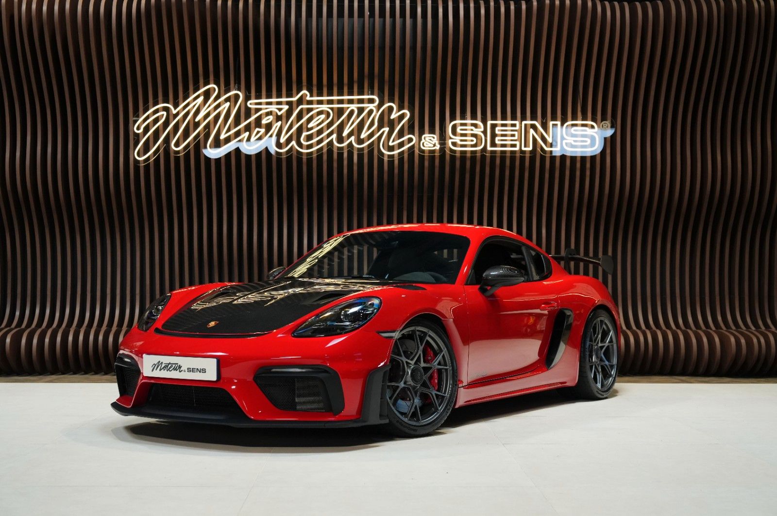 Porsche Cayman GT4 RS -