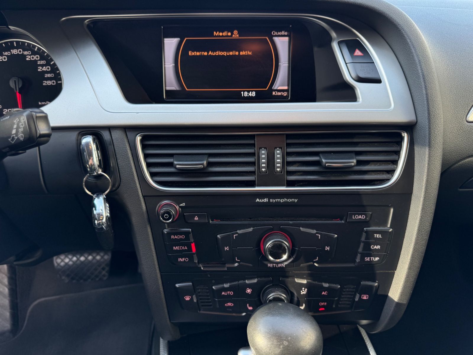 Fahrzeugabbildung Audi A4 Avant Ambition quattro*8Fach Alu*LED*Xenon