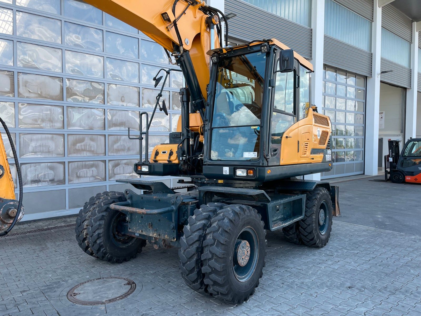 Fahrzeugabbildung Hyundai HW 180 / 3.054h / hydr. Grabenräumer / Klima