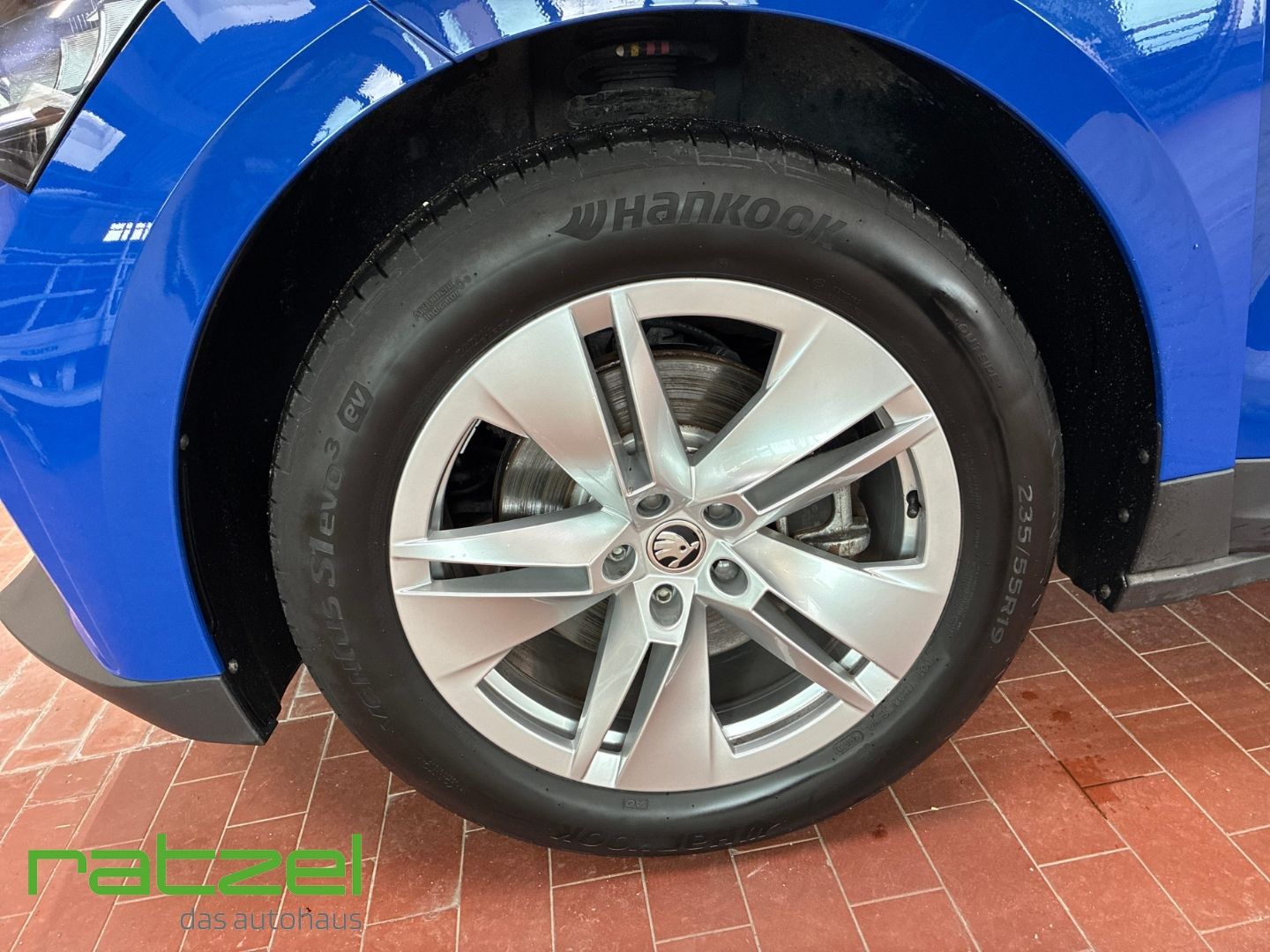 Fahrzeugabbildung SKODA Enyaq Loft iV 50 elektro Navi T-Leder Digitales
