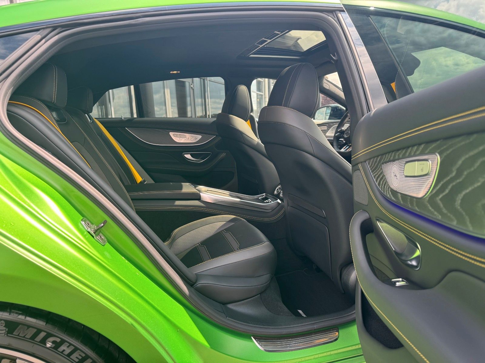 Fahrzeugabbildung Mercedes-Benz AMG GT S AirM+Burm+Standh+HUD+360+VOLL