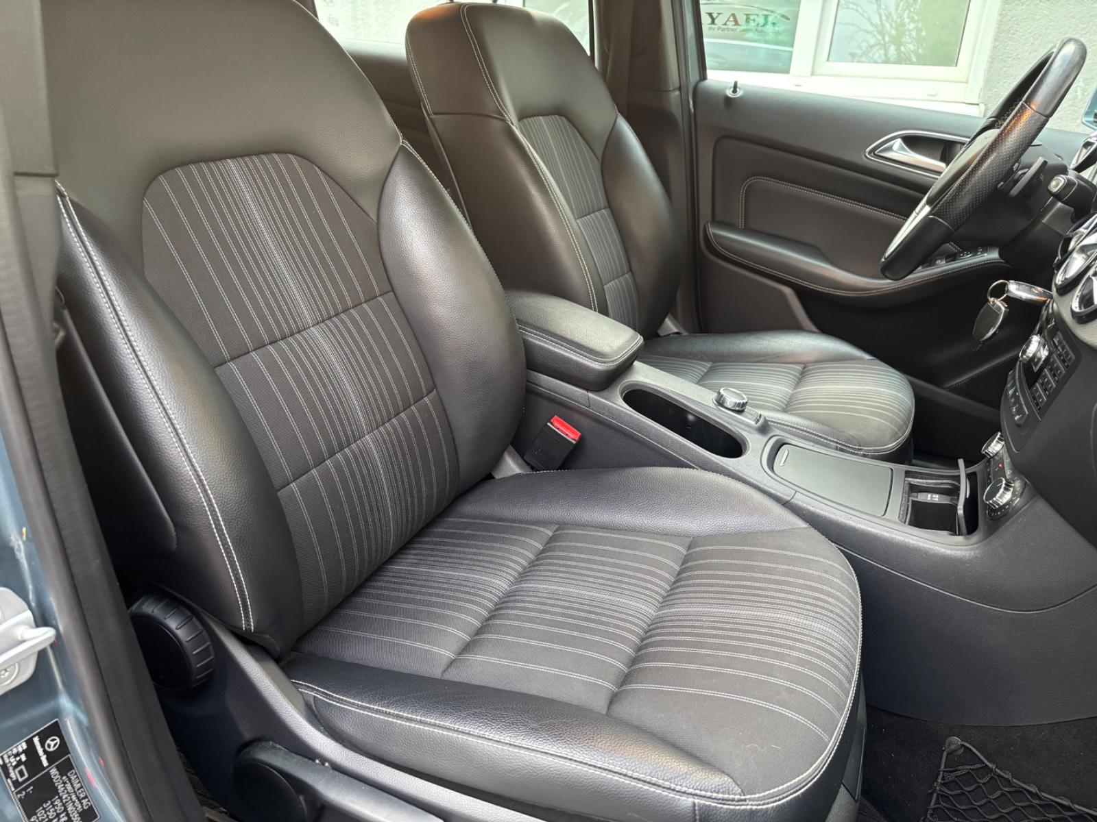 Mercedes-Benz B 180 TEILLEDER-SHZ-PDC 2x-ALUFELGEN