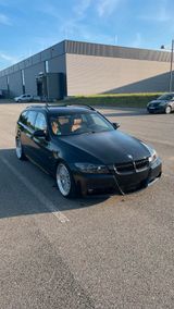 BMW 335i E91 Touring - BMW 335 aus 2006: 335i