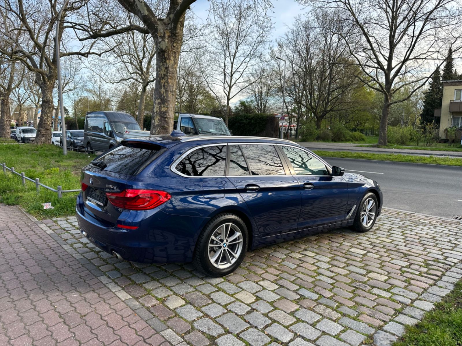 Fahrzeugabbildung BMW 530d xDrive*HeadUp*Softclose*AHK*Totwinkel*