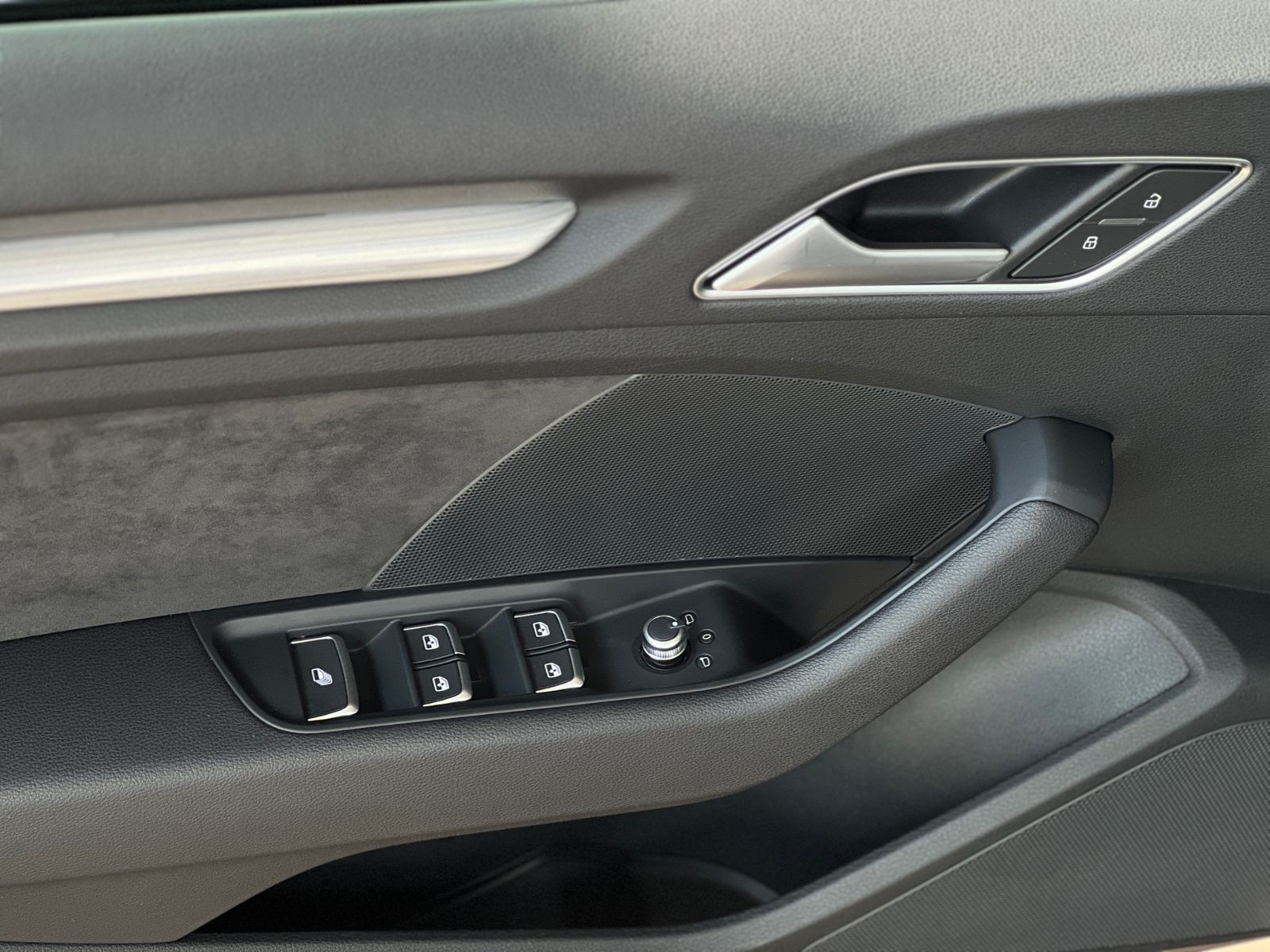 Fahrzeugabbildung Audi A3 Cabriolet 35 TFSI S line PDC XENON NAVI