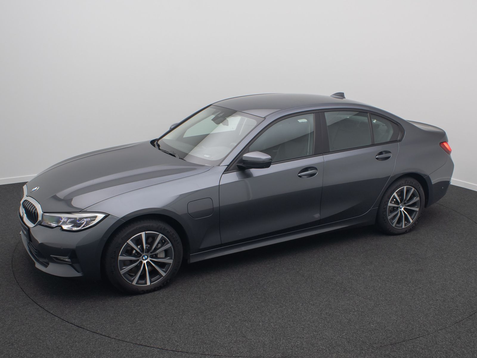 Fahrzeugabbildung BMW 330e 360°Laser HUD DAB HiFi Komfort Sport Leder