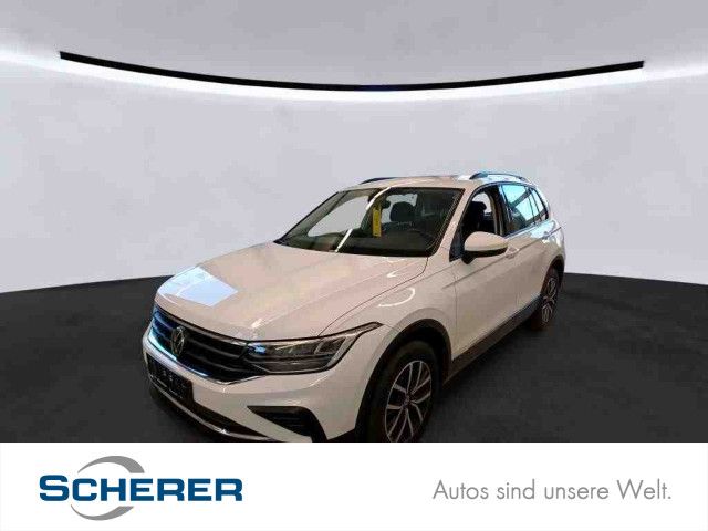 Tiguan 2.0 TDI Life DSG NAVI AHK RearView