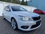 Skoda Octavia Combi RS *Xenon*PDC*SHZ* - Skoda Octavia aus 2010: RS