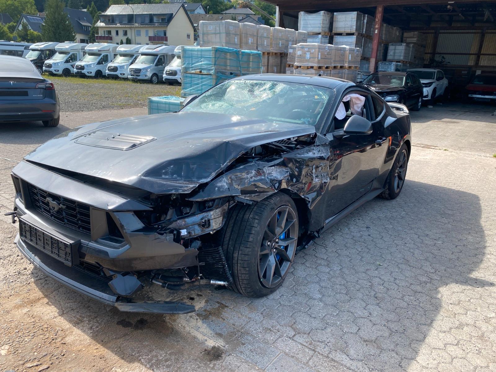 Ford Mustang Fastback 5.0 Ti-VCT V8 334 kW Dark Horse