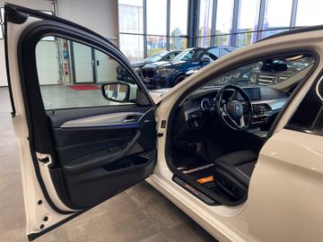 BMW 530 d xDrive Touring Sport Line *2.Hand*LED*SHZ*