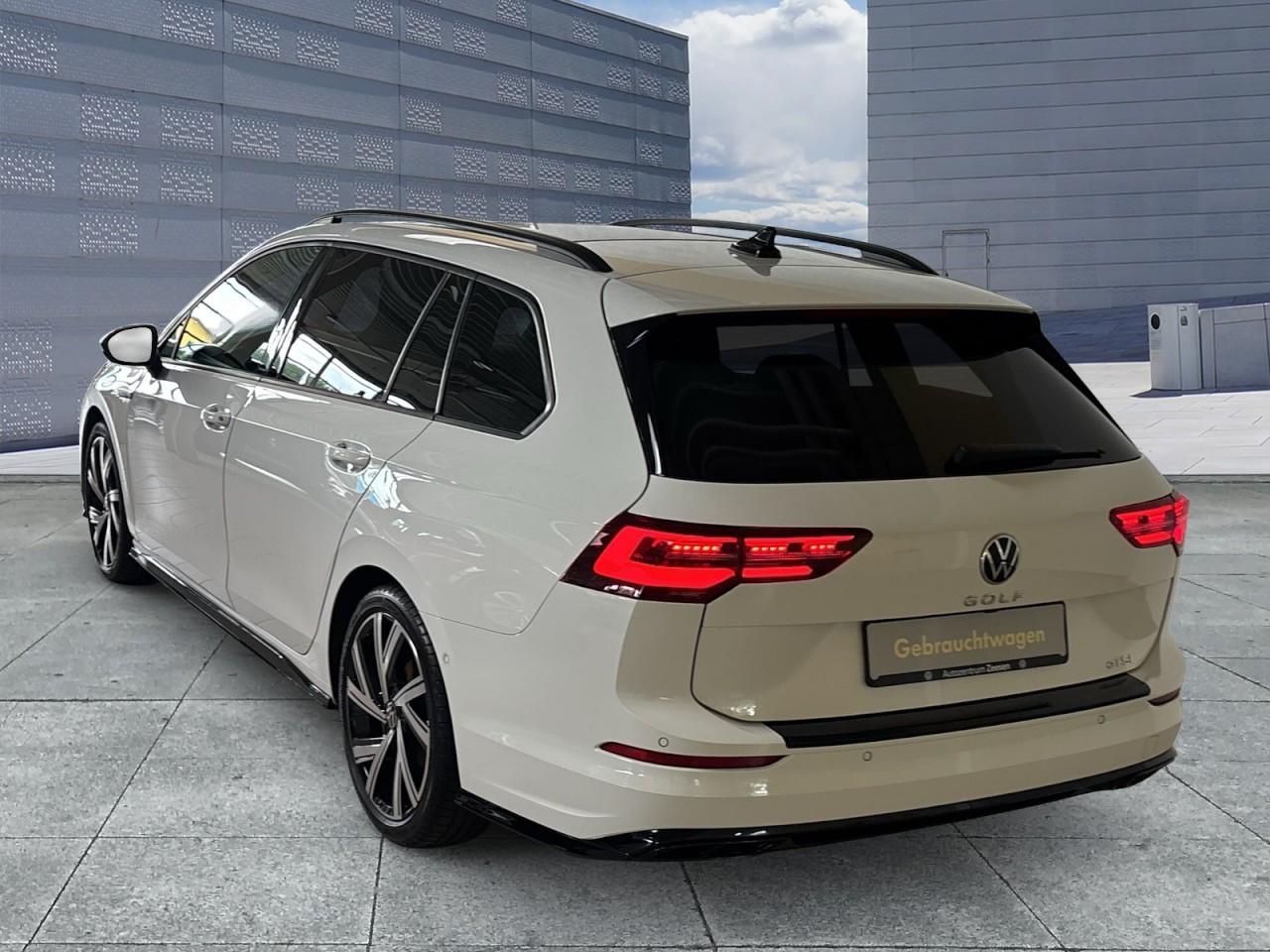 Volkswagen Golf VIII Variant 1.5 eTSI R-Line OPF DSG+DAB+RS