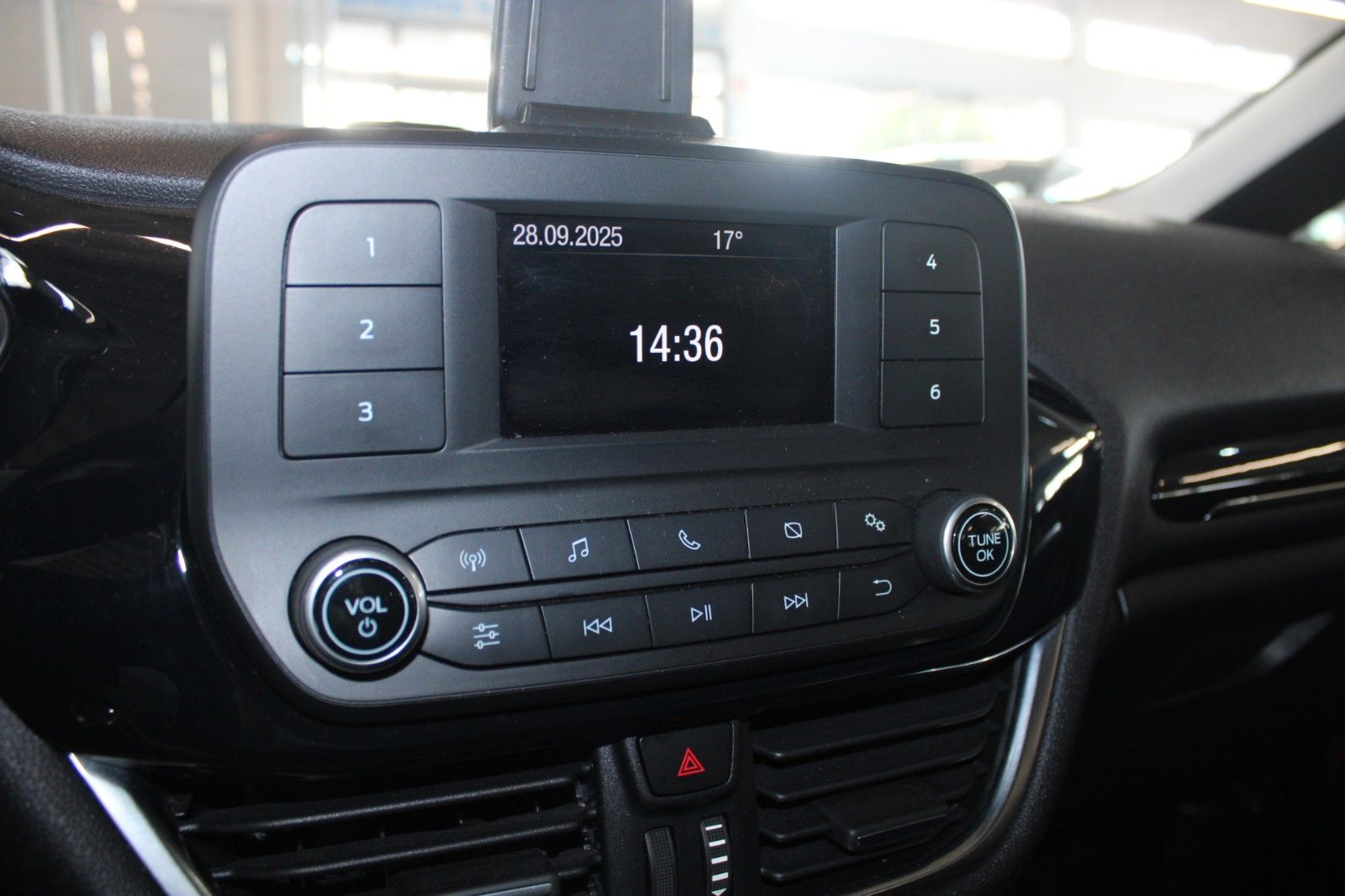 Fahrzeugabbildung Ford Fiesta TREND 5-trg KLIMA WinterPaket aus 1.Hand