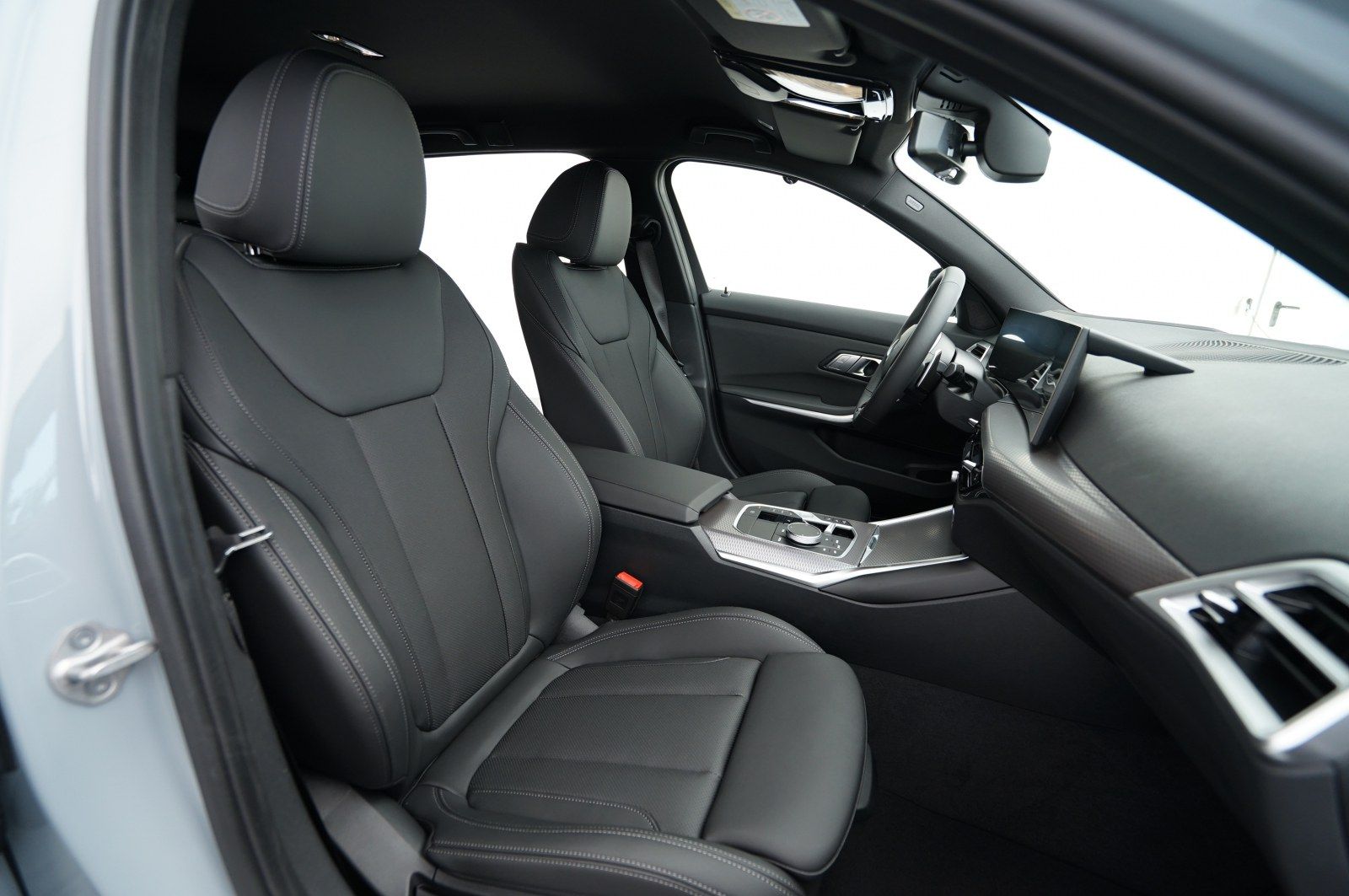 BMW 318d Touring (M-Sport Navi LED AHK Leder Shz) foto 12