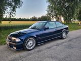 BMW E36 320i Coupe - BMW 320: Coupé, 320i E36