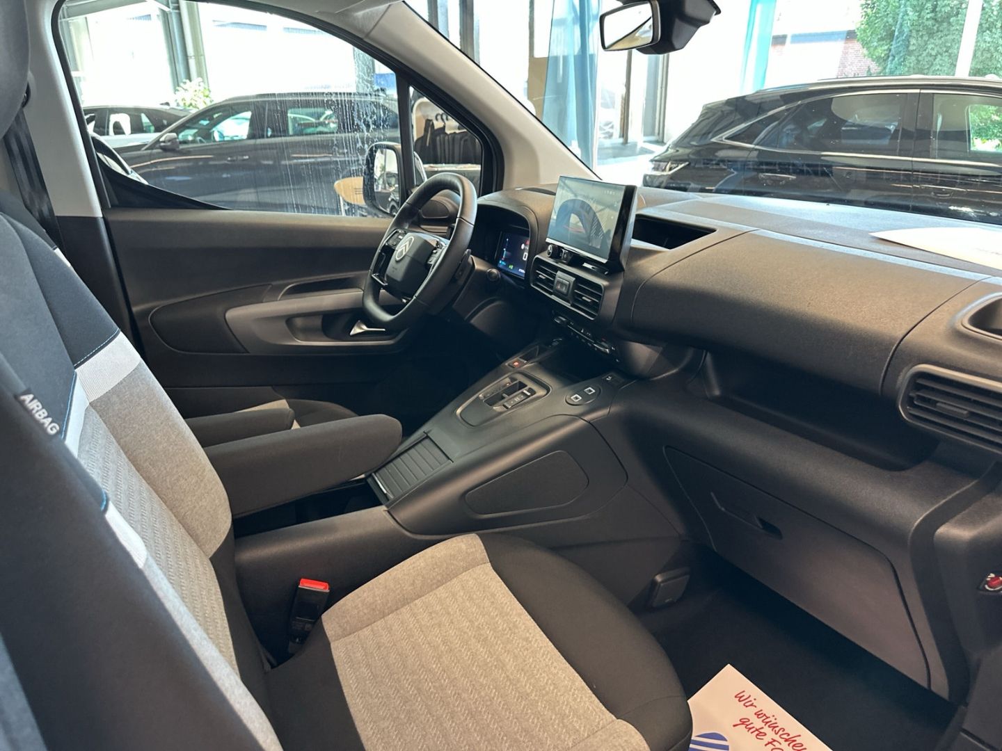 Fahrzeugabbildung Citroën Berlingo XL BlueHDi 130 EAT8 S&S Max Navi CarPla