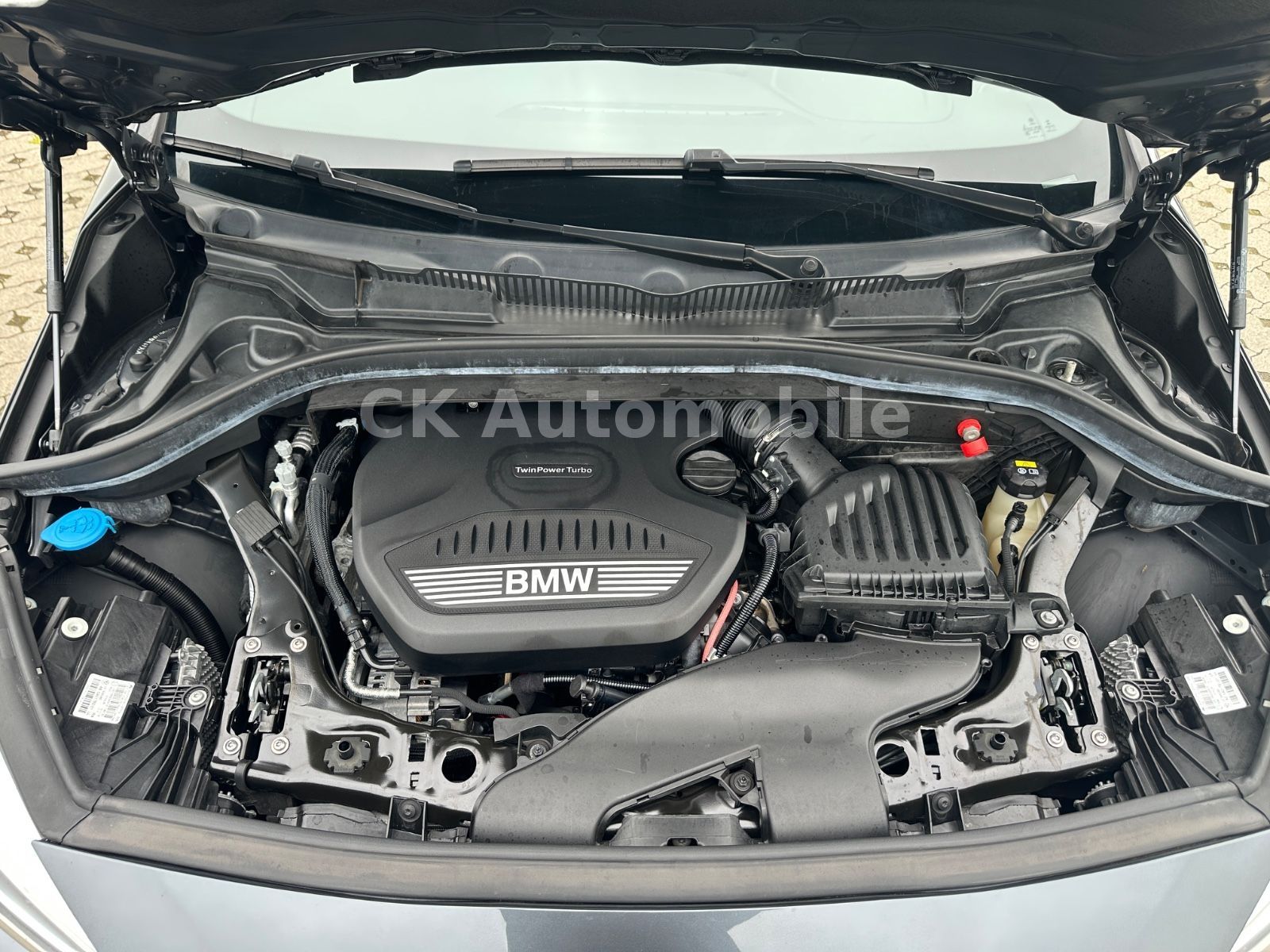 Fahrzeugabbildung BMW 218dxDrive Active Tourer M-Sport/Shadow-Line/LED