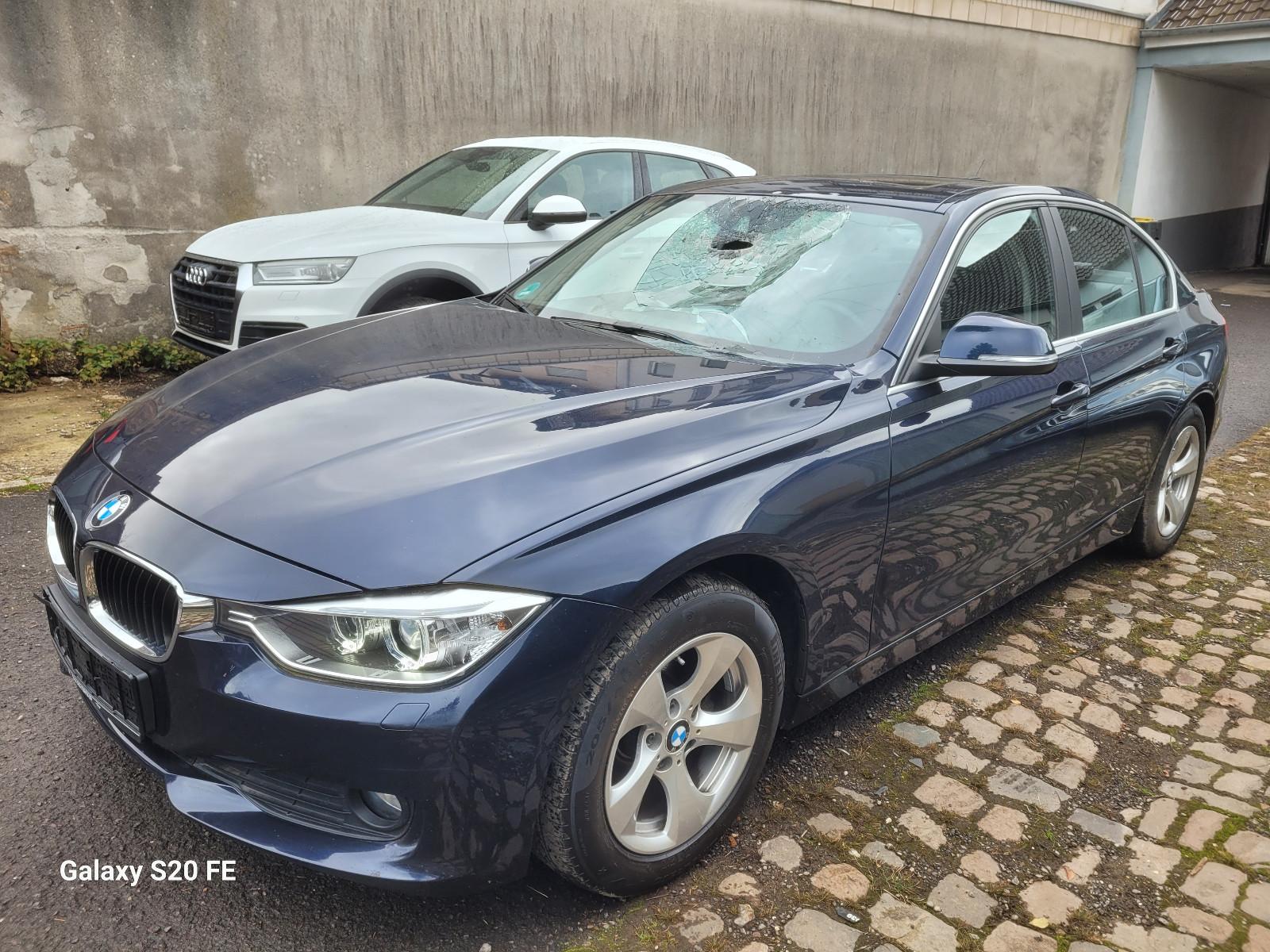 BMW 320 3 Limousine 320 i Efficient Dynamics Edition