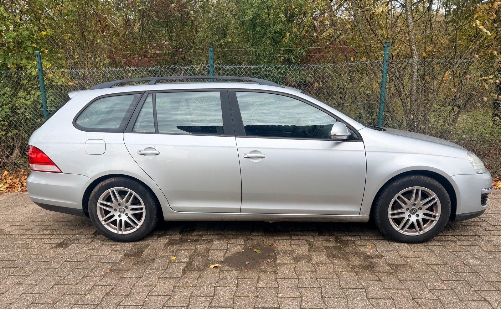 Volkswagen Golf 2008 — interior