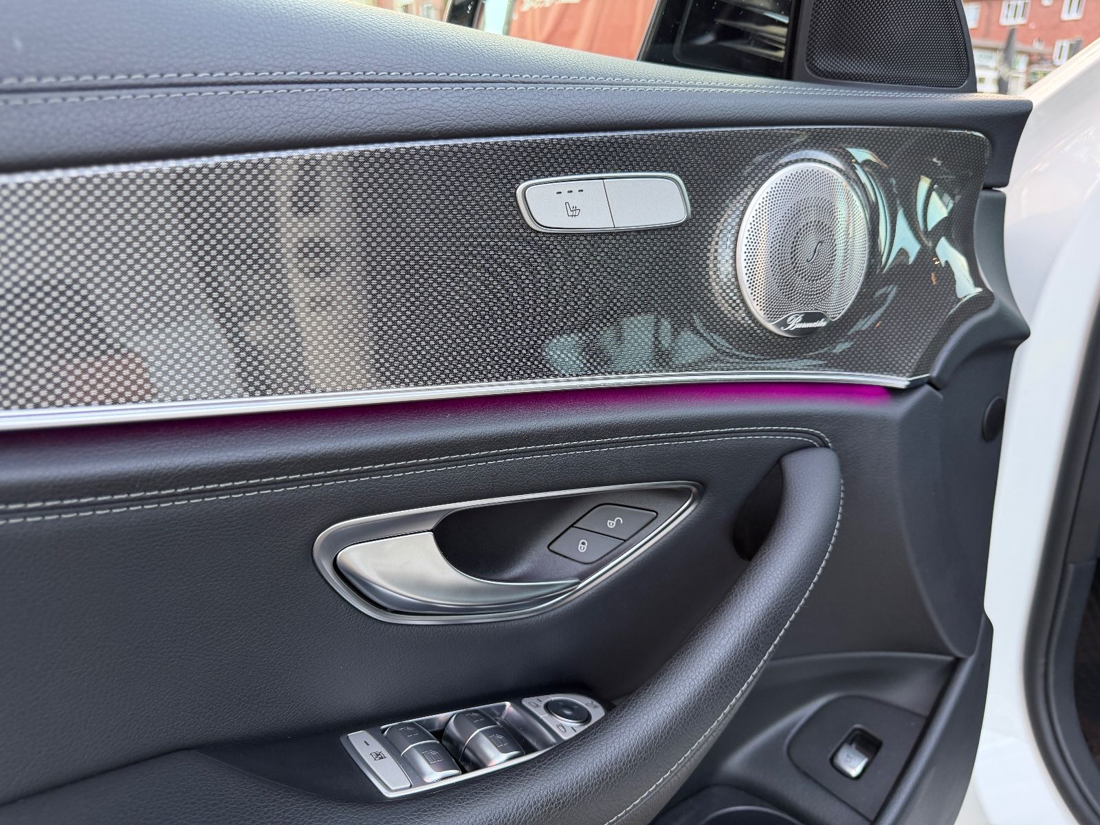 Fahrzeugabbildung Mercedes-Benz E 220d AMG*JUNGE STERNE*MUTLIBEAM*BURMESTER*AHK