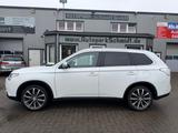 Mitsubishi Outlander Diamant 4WD AHK°1-HAND°RFK°NAVI°TLEDER - gebrauchte Mitsubishi Outlander aus dem Jahr 2015