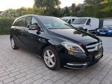 Mercedes-Benz B 200 NAVI SHZ AHK T,LEDER XENON LED HU/02.2027 - Mercedes-Benz B 200 in Stuttgart