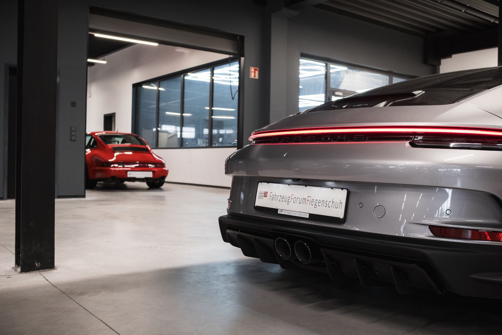 Fahrzeugabbildung Porsche 992/911 GT3 Touring-PCCB-BOSE-Lift-18 Wege Sitze