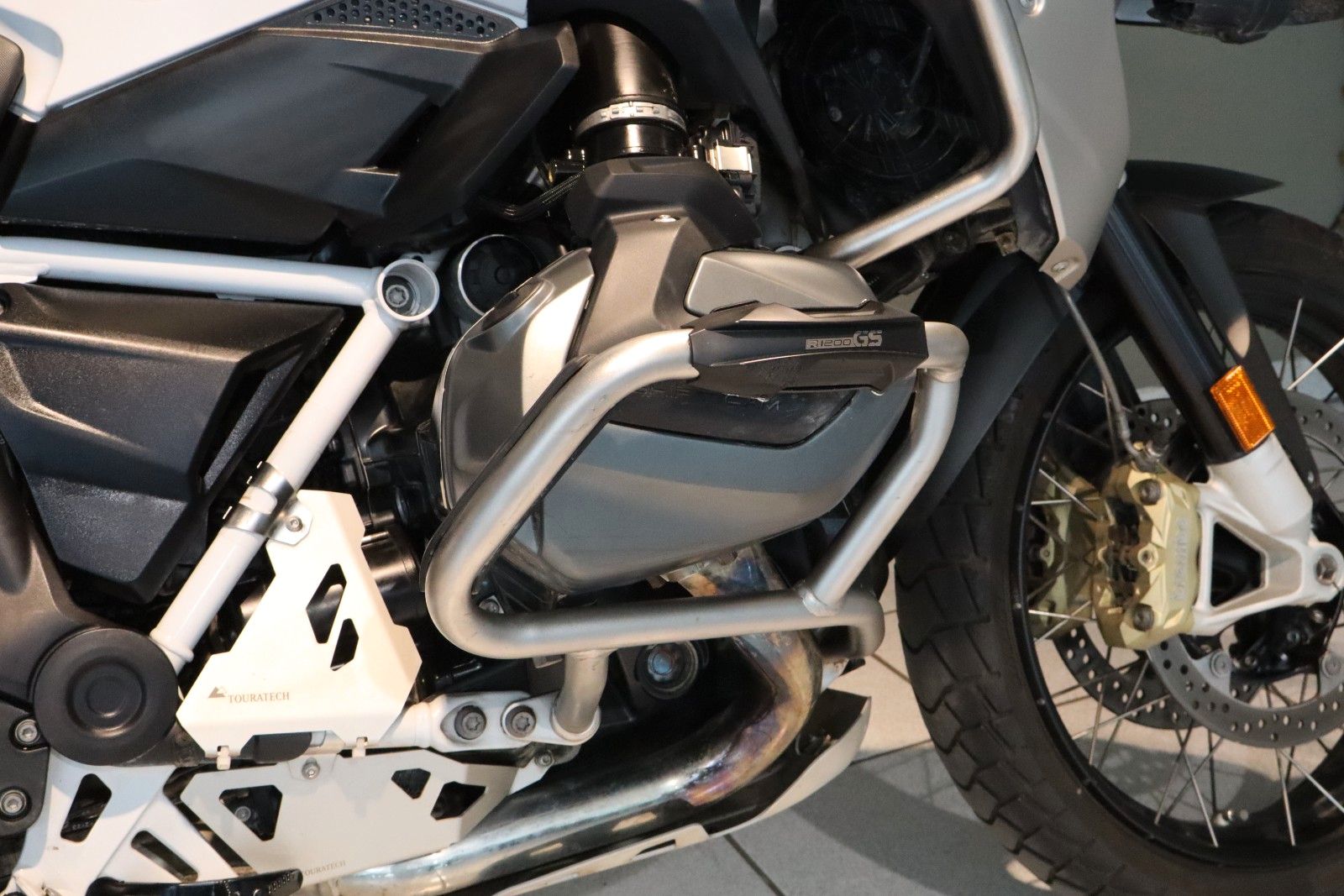 Fahrzeugabbildung BMW R 1250 GS mit Touratech Fahrwerk