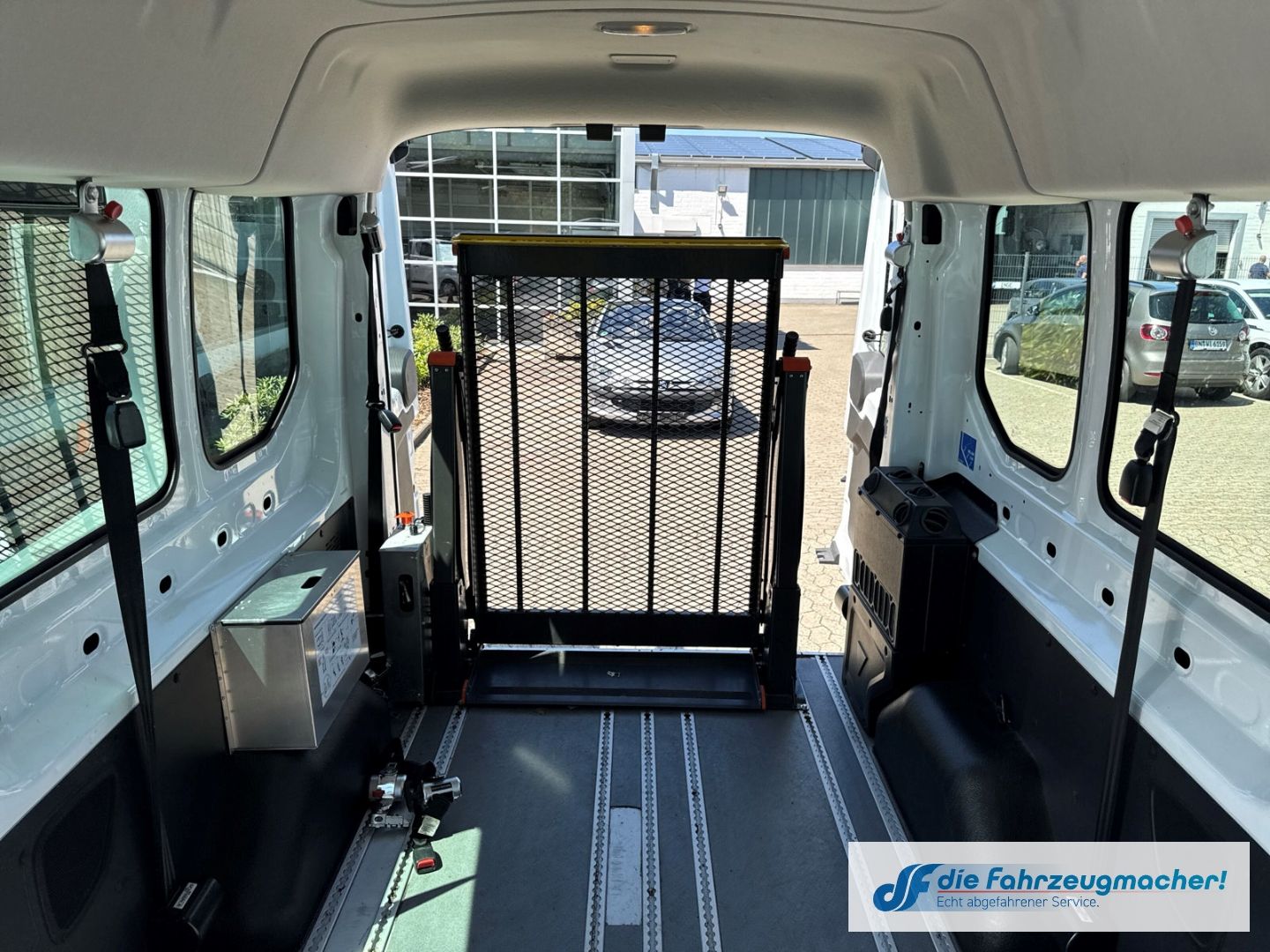 Fahrzeugabbildung Ford Transit Kombi 350 L3 Trend 2.2 TDCi DPF *1777 *K