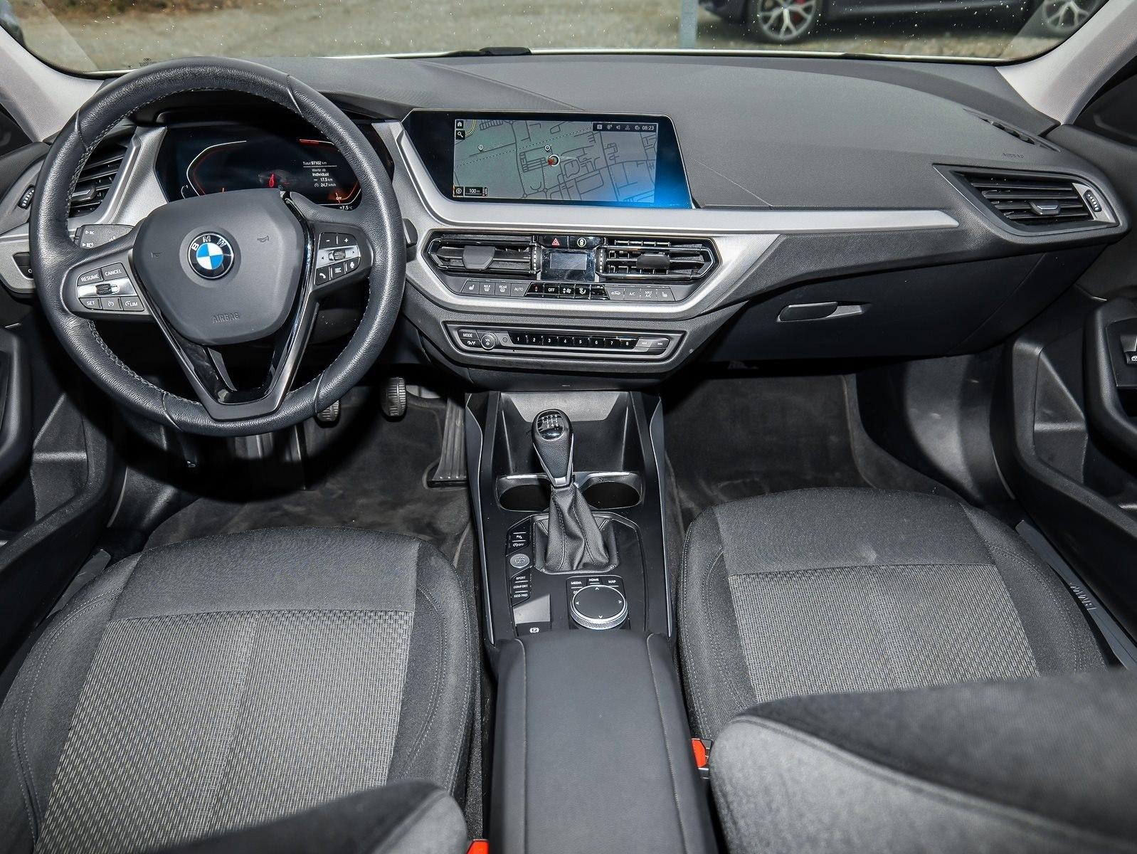 BMW 118i NAVI LED PDC V+H DAB Tempomat Sitzheiz.