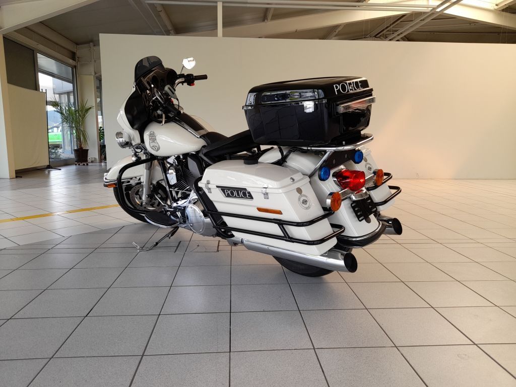 Fahrzeugabbildung Harley-Davidson Electra Glide Police mit Navi im Kundenauftrag
