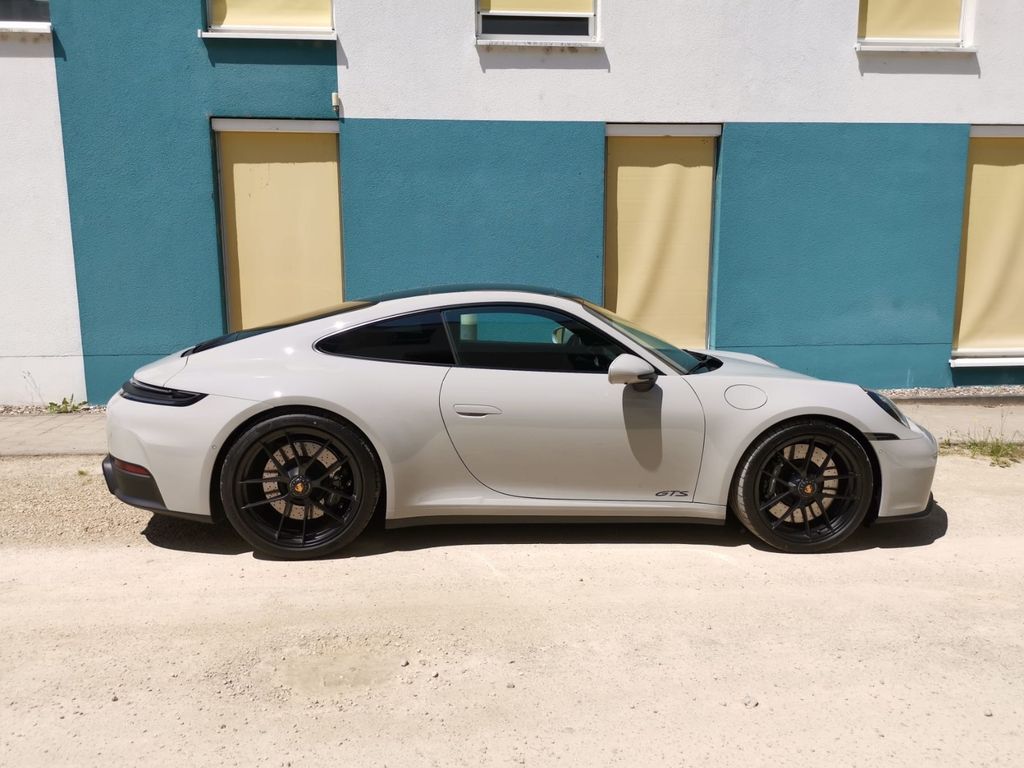 Porsche 992