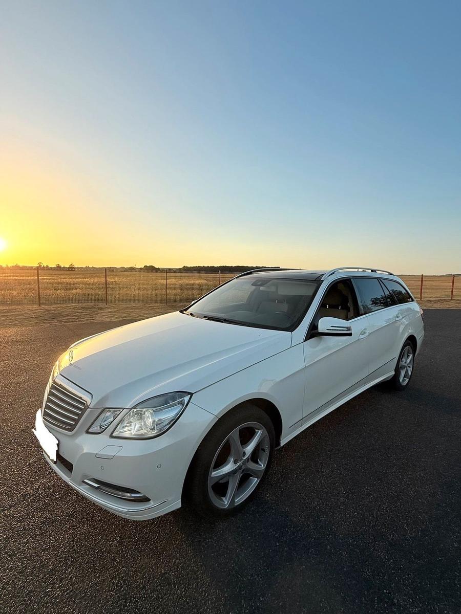Mercedes-Benz E350 2010 — interior