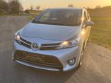 Toyota Verso 1.8l Valvematic Life Multidrive S 5-Sitz - silberne Toyota Verso