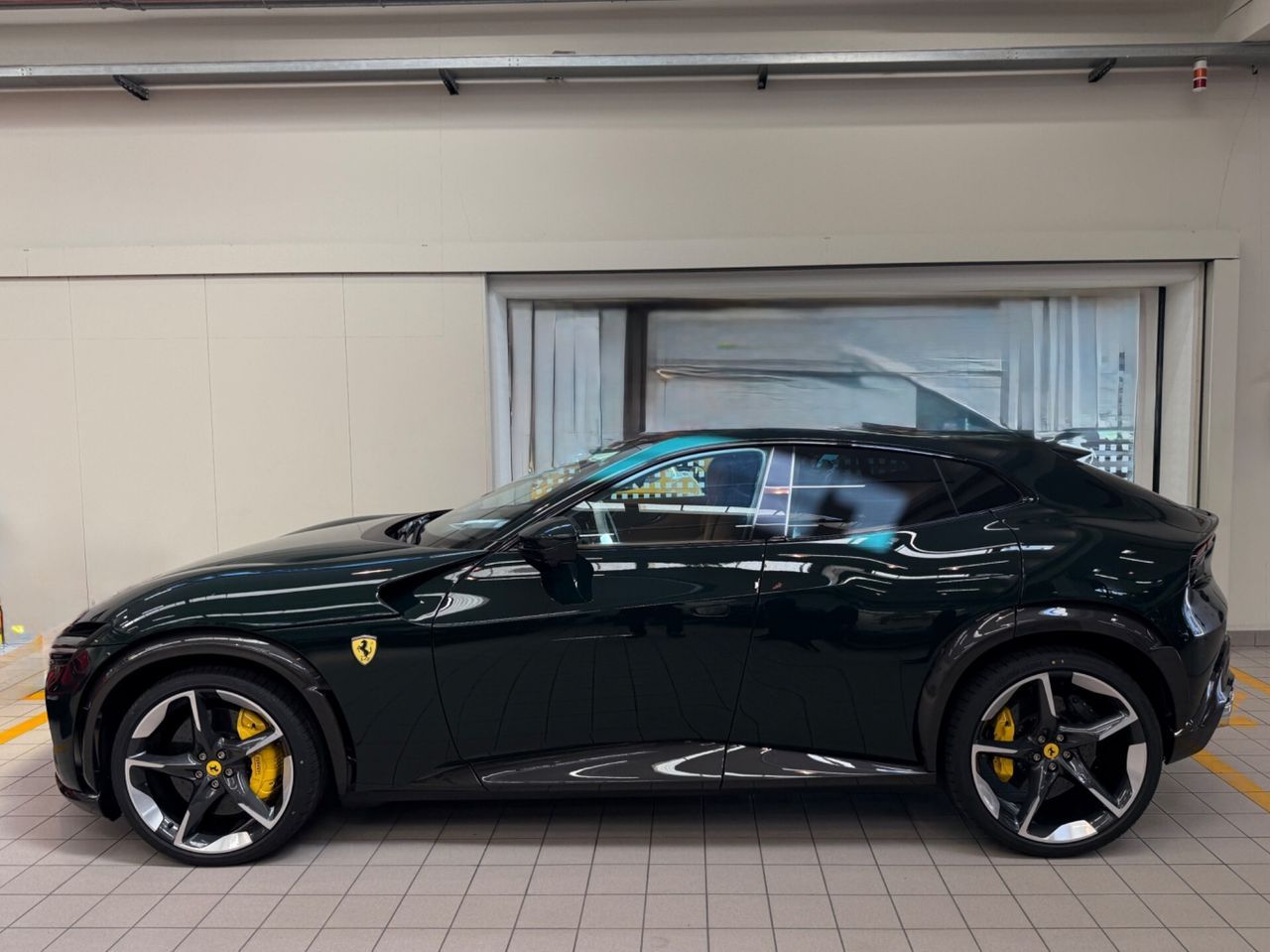 FERRARI Purosangue