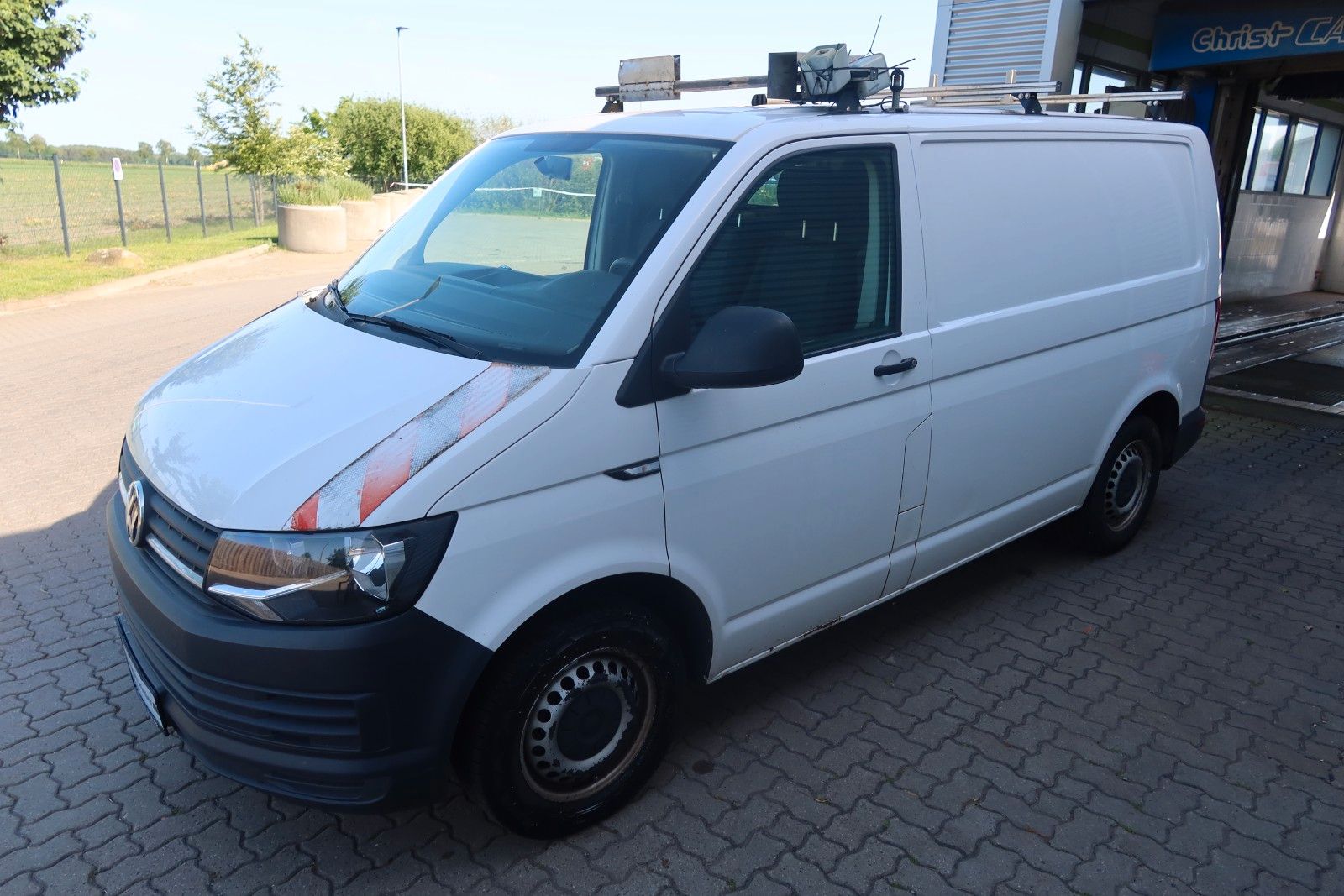 Volkswagen T6 Transporter 2016, 2.0D dīzelis, Manuāls, Furgons, Balts — Latvijā