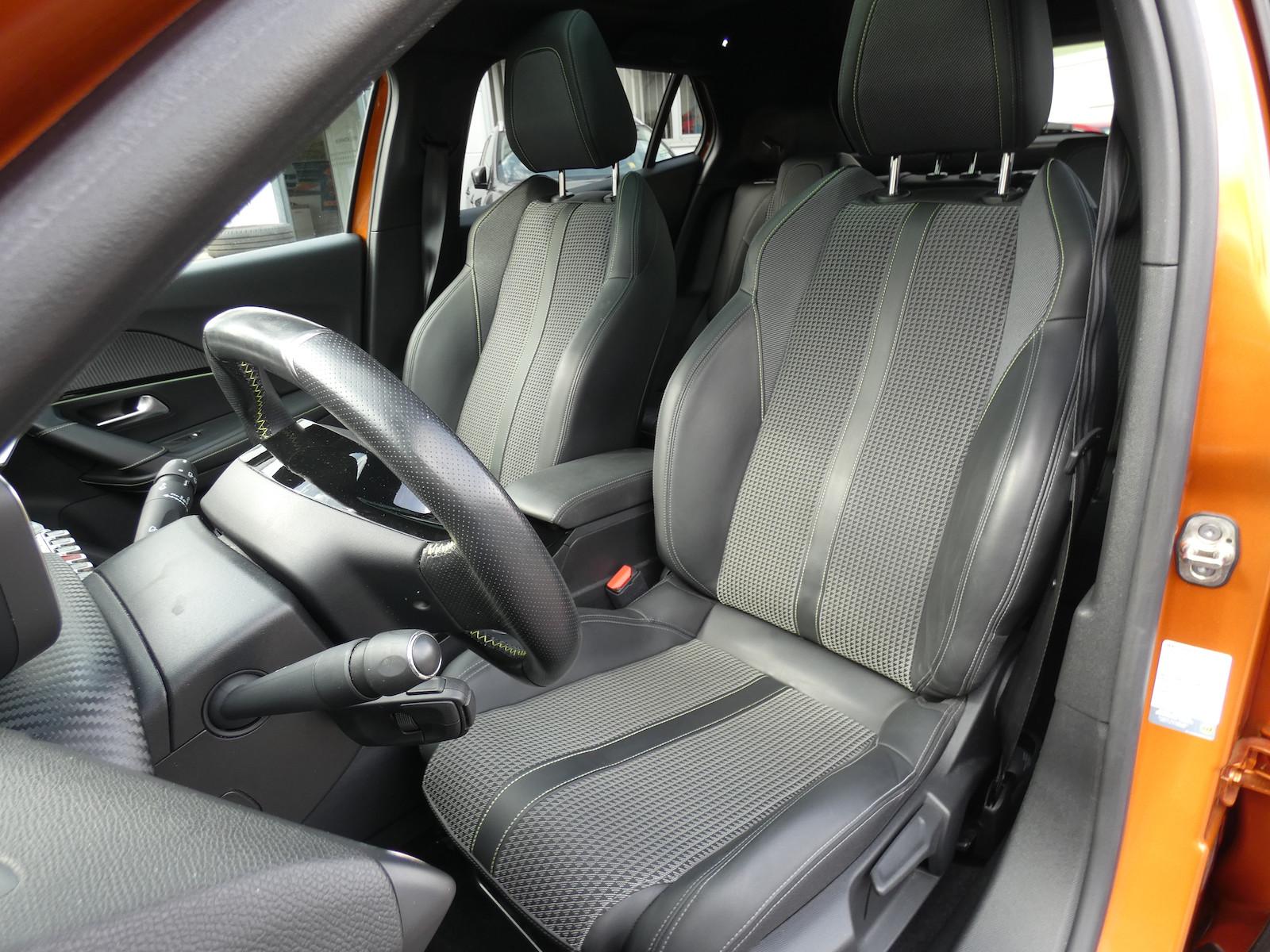 Peugeot 2008 GT-Line *ALU*KLIMA*PDC*SCHIEBEDACH*