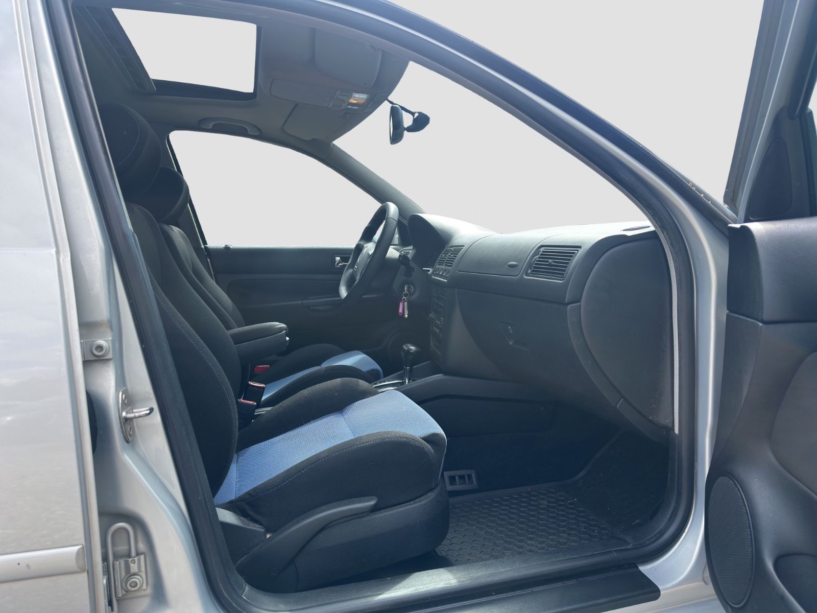Fahrzeugabbildung Volkswagen Golf IV Variant Highline/Schiebed./AHK/TÜV01.28