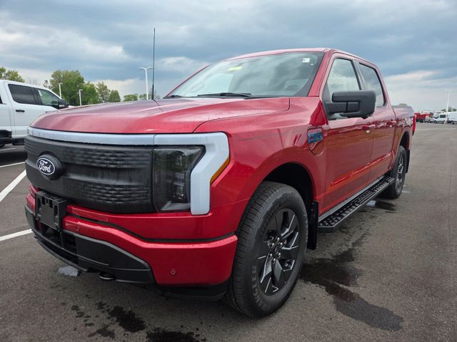 Ford F 150 Lightning Flash grosse Batterie im Vorlauf