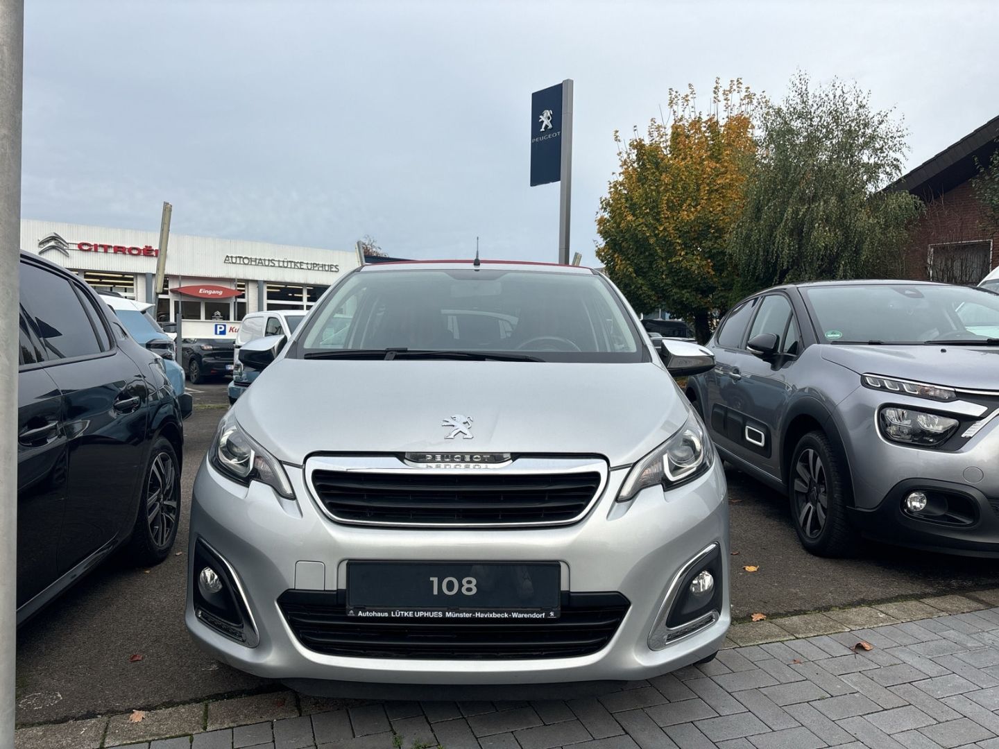 Fahrzeugabbildung Peugeot 108 TOP! VTi 72  El. Verdeck CarPlay SHZ